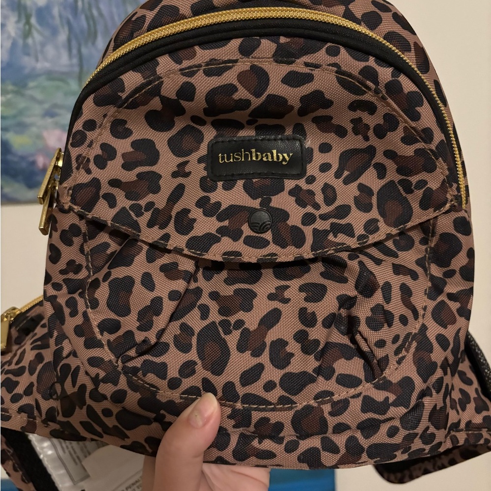 Leopard print tushbaby
